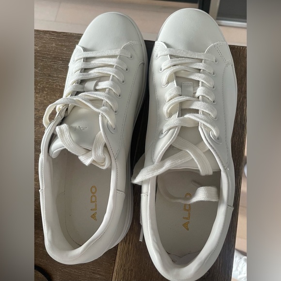 Never worn! - Picture 2 of 2